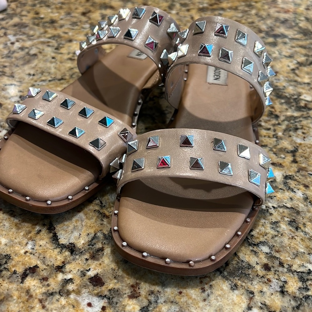 Steve Madden Studded Tan  Sandals Women’s Slip‎ On Square Toe Strapy